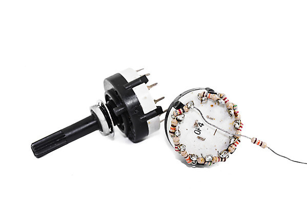 포토 JPG 해외이미지 손 디자인 산업 부분 새로움 사람없음 쌓기 금속 장비 흰색 공구 나사 스패너 작업 도자기 변화 은색 냄비 볼륨 작음 오브젝트 서비스 순환 전자 공학 조절 반항 개발 고립 다듬기 엘리먼트 제어 많음 해외202004 해외포토 교육 컬러 컨셉 모션 재질 신체부위 도구 솥 크기 파일형식 이미지허브