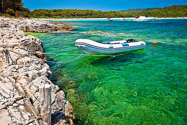 포토 JPG 해외이미지 모래 바다 섬 요트 휴가 항해 안테나 풍경 사람없음 초록색 물 여름 파란색 여행객 마을 조약돌 바위 도시 만 보트 지중해 그림 타운 크로아티아 석호 다도해 터키석 해외202004 해외포토 자연요소 계절 유럽 컬러 배_교통 통신 사람 돌_바위 보석 파일형식 이미지허브