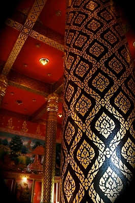 포토 JPG 해외이미지 전통 아시아 종교 문화 여행 건축양식 태국 지붕 미술 동양인 사람없음 건물 장식 빨간색 컬러풀 검은색 골동품 기둥 사찰 황금 묘사 그림 북쪽 옛날 해외202004 해외포토 건축물 건축 나라 컬러 종교건축 문화예술 인종 방향 파일형식 이미지허브