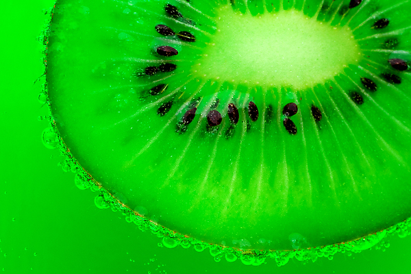 포토 JPG 해외이미지 식물 음식 조각 백그라운드 다이어트 과일 재료 부분 자연 디저트 열대 건강 키위 씨앗 사람없음 초록색 물 주스 젖음 하트 신선 원형 달콤 맛 먹기 유기농 질감 슛 내추럴 숙성 해외202004 해외포토 자연요소 모양 도형 웰빙 음료 컬러 컨셉 모션 생태계 파일형식 이미지허브