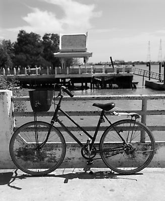 포토 JPG 해외이미지 태국 사람없음 물 강 항구 자전거 검은색 수확 흰색 바퀴 옛날 해외202004 해외포토 자연요소 아시아 컬러 농업 교통시설 바이크 파일형식 이미지허브