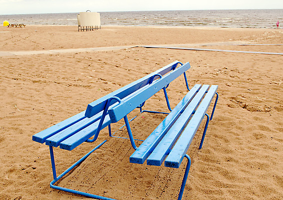 포토 JPG 해외이미지 구름 아이콘 계절 모래 바다 여행 벤치 의자 자연 휴가 휴식 주택 수영장 풍경 사람없음 야외 물 여름 파란색 상자 모래사장 노란색 여행객 수영 페인트 줄무늬 추위 씻기 휴양지 장면 수평선 해외202004 해외포토 자연요소 컬러 가구 컨셉 무늬 사람 건물 청결 장소 수상스포츠 생태계 파일형식 이미지허브