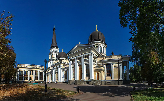 포토 JPG 해외이미지 나무 전통 외관 공원 종교 여행 백그라운드 십자가 건축양식 풍경 사람없음 야외 건물 여름 조각상 성당 교회 탑 종 기둥 도시 중세 역사 아치 정사각형 대리석 신성 순례 우크라이나 해외202004 해외포토 도형 식물 건축물 계절 공공시설 건축 유럽 재료 종교건축 조형물 파일형식 이미지허브