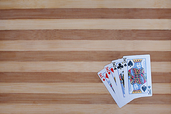 포토 JPG 해외이미지 아이콘 놀이 사람없음 빨간색 검은색 게임 흰색 마음 우승 신용카드 4 도박 왕 심볼 오브젝트 클럽 다이아몬드 포커 승자 해외202004 해외포토 컬러 금융 숫자 최고 트럼프 보석 파일형식 이미지허브