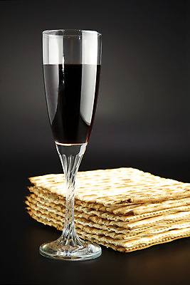 포토 JPG 해외이미지 전통 종교 안경 음료 음식 빵 백그라운드 다이어트 유리 휴가 부활절 요리 사람없음 빨간색 크래커 와인 식사 봄 빵집 마시기 신선 밀 먹기 잔치 밀가루 유대인 유월절 유태교 해외202004 해외포토 잡화 계절 기념일 컬러 모션 재질 곡류 주류 건강 쿠키 상점 가루 파일형식 이미지허브