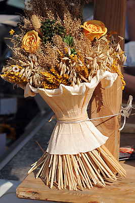 포토 JPG 해외이미지 식물 전통 꽃 유럽 문화 꽃다발 여행 꽃무늬 건강 사람없음 장식 세로 여름 햇빛 판매 상점 시장 구매 다발 꽃집 지역 광택 폴란드 매각 전국 해외202004 해외포토 계절 나라 무늬 쇼핑 태양 파일형식 이미지허브