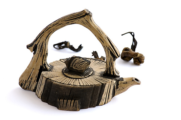 포토 JPG 해외이미지 전통 라이프스타일 그릇 디자인 문화 음료 주전자 휴식 건강 손잡이 동양인 사람없음 장식 물 약 갈색 중국 줄무늬 골동품 뚜껑 흰색 뜨거움 도자기 액체 붓기 우아함 컨테이너 찻주전자 허브 대나무 점토 고립 단아함 백자 옛날 취급주의 해외202004 해외포토 자연요소 나무 식물 식기 산업 아시아 컬러 컨셉 무늬 의학 모션 주방용품 경고 인종 생활 파일형식 이미지허브