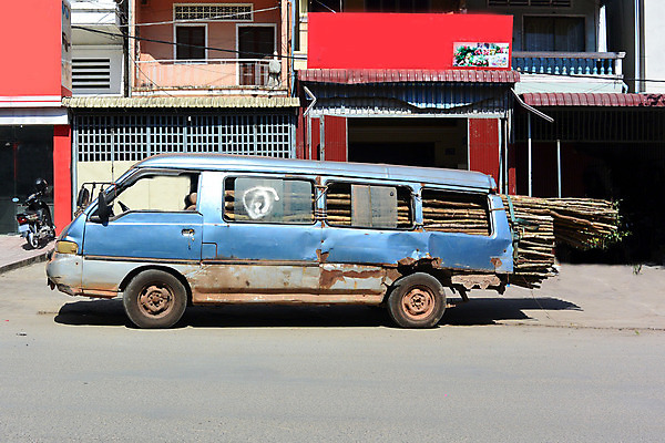 포토 JPG 해외이미지 산업 곡선 교통시설 자동차 버스 바닥 사람없음 목재 옆모습 쌓기 문 카트 캠핑 운전 화물 운전사 널 폐기물 위험 아스팔트 사건 승합차 부식 복고 볼트 짐차 잡동사니 구식 깨짐 범퍼 썩음 울퉁불퉁 자동 철강 해외202004 해외포토 나무 직업 도로 선 육상교통 뷰포인트 교통 컨셉 재료 모션 승용차 레저 대중교통 운송업 공구 쓰레기 시설 파일형식 이미지허브