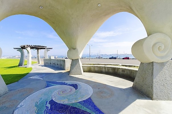 포토 JPG 해외이미지 바다 조각 섬 여행 요트 교통시설 휴가 항해 미술 사람없음 물 컬러풀 소풍 마을 항구 미국 산책로 소용돌이 기둥 도시 만 보트 고급 도심 타일 클럽 천장 아치 함선 캘리포니아 모자이크 태평양 포트 대도시 스카이라인 서쪽 정문 채널 해외202004 해외포토 자연요소 건축 길 컬러 교통 컨셉 북아메리카 배_교통 문화예술 야외활동 문 회오리 방향 시설 파일형식 이미지허브