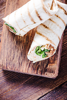 포토 JPG 해외이미지 음식 다이어트 샌드위치 건강 육류 옥수수 사람없음 목재 식사 치킨 샐러드 덮개 신선 맛 그릴 상추 롤 마요네즈 점심식사 해외202004 해외포토 나무 컨셉 채소 식재료 재료 주방용품 곡류 뚜껑 소스_음식 닭고기요리 파일형식 이미지허브