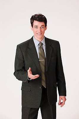 포토 JPG 해외이미지 백인 1 라이프스타일 헤어스타일 남자 감정 포즈 백그라운드 셔츠 비즈니스 장신구 바지 성공 넥타이 갈색머리 한명 미소 사람 정장 성인 청춘 사무실 기쁨 흰색 발표 오브젝트 경영자 고립 해외202004 해외포토 서양인 잡화 옷 컬러 컨셉 상의 하의 표정 생활 리더 파일형식 이미지허브