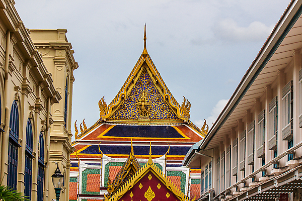 포토 JPG 해외이미지 주간 구름 캐릭터 밭 불교 태국 하늘 휴가 미술 사람없음 파란색 빛 컬러풀 햇빛 태양 조각상 맑음 활발 궁전 흰색 사찰 황금 그늘 만족 수도원 강렬 몬스터 해외202004 해외포토 자연요소 감정 아시아 종교 컬러 컨셉 고건축 농업 종교건축 날씨 문화예술 조형물 파일형식 이미지허브