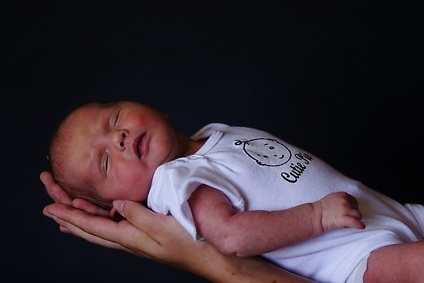 포토 JPG 해외이미지 손 행복 감정 얼굴 어린이 가족 주택 건강 사랑 한명 안전 사람 아기 신생아 잡기 달콤 보호 작음 캘리포니아 팔 마야 결백 고립 돌봄 취급주의 해외202004 해외포토 1 컨셉 관계 모션 경고 건물 신체부위 미국 맛 크기 마야문명 파일형식 이미지허브