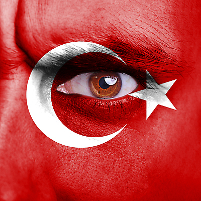 포토 JPG 해외이미지 응시 여자 유럽 문화 얼굴 스포츠 백그라운드 생각 성공 한명 사람 20대 성인 세계 운동 검은색 축구 페인트 자유 깃발 부채 심볼 사인 칠면조 애국심 전국 주민 지원 혼자 해외202004 해외포토 1 시선 나라 컬러 컨셉 조류 건강 청년 신체부위 구기 파일형식 이미지허브