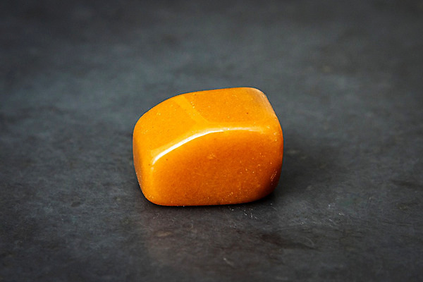 포토 JPG 해외이미지 백그라운드 오렌지 사람없음 장식 초록색 갈색 노란색 검은색 중국 어둠 회색 조약돌 바위 시장 보석 상업 고립 어려움 칼슘 해외202004 해외포토 아시아 컬러 과일 돌_바위 광석 파일형식 이미지허브