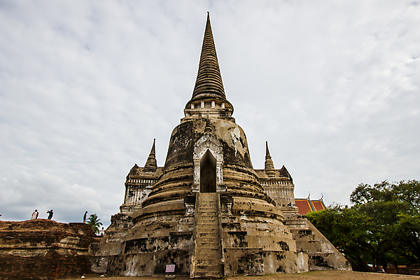 포토 JPG 해외이미지 구름 전통 문화 여행 불교 태국 하늘 풍경 사람없음 조각상 계단 탑 사찰 옛날 해외202004 해외포토 자연요소 건축물 아시아 종교 종교건축 조형물 파일형식 이미지허브