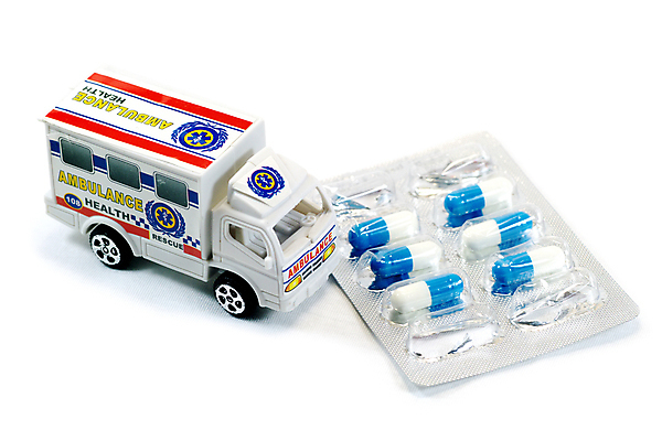 포토 JPG 해외이미지 교통시설 자동차 건강 병원 안전 사람없음 빨간색 약 간호사 의사 흰색 긴급 도움 구출 구급차 구조원 승합차 서비스 속도 고립 돌봄 옛날 해외202004 해외포토 직업 육상교통 컬러 교통 컨셉 의학 모션 승용차 의료진 시설 파일형식 이미지허브