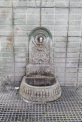 포토 JPG 해외이미지 백인 디자인 여자 음료 자연 거리 건강 관리 미술 사람 사람없음 야외 장식 물 빛 컬러풀 머리 금속 침묵 젖음 흐름 골동품 신선 도시 뜨거움 떨어짐 씻기 사자 심볼 분수 부식 수도꼭지 베네치아 일반 옛날 스타일 해외202004 해외포토 자연요소 서양인 컬러 컨셉 포유류 재질 문화예술 신체부위 소리 청결 이탈리아 생태계 파일형식 이미지허브