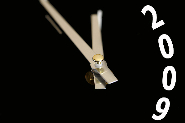 포토 JPG 해외이미지 시계 새해 기념 관리 사람없음 축하 인사 시간 날짜 기다림 변화 은색 12월 불안 손목시계 흥분 환영 1월 12 분 해외202004 해외포토 감정 컬러 컨셉 장신구 모션 숫자 예절 파일형식 이미지허브