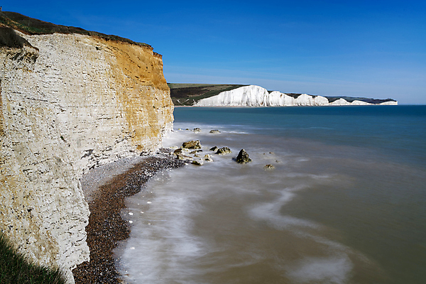포토 JPG 해외이미지 영어 바다 오렌지 조류 하늘 영국 잉글랜드 풍경 사람없음 초록색 물 파란색 햇빛 노란색 맑음 희망 절벽 조약돌 흰색 틈 큼 언덕 분필 자매 장면 암초 동쪽 남쪽 7 해일 서식스 해외202004 해외포토 자연요소 동물 문자 여자 감정 유럽 컬러 과일 가족 날씨 태양 숫자 돌_바위 크기 자연재해 방향 초크 파일형식 이미지허브