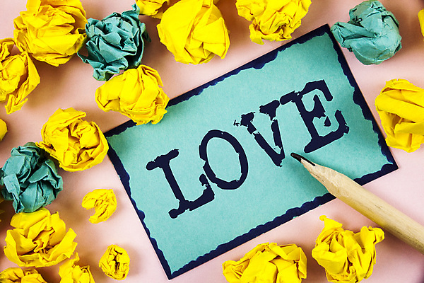 포토 JPG 해외이미지 커플 행복 감정 결혼 2 데이트 가족 관계 포옹 엄마 남편 친절 키스 함께함 발렌타인데이 사랑 사람없음 친구 우정 신혼여행 하트 아내 날짜 유혹 열정 해외202004 해외포토 모양 컨셉 안기 데이이벤트 이벤트 애정표현 파일형식 이미지허브