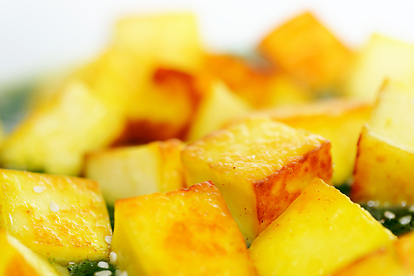 포토 JPG 해외이미지 접시 치즈 따뜻함 요리 씨앗 동양인 사람없음 식사 저녁식사 튀김 신선 황금 맛 인도인 먹기 깨 시금치 점심식사 짠맛 해외202004 해외포토 외국인 식물 식기 음식 컨셉 채소 식재료 모션 유제품 인종 조미료 파일형식 이미지허브