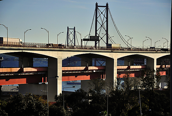 포토 JPG 해외이미지 전통 디자인 유럽 도로 여행 요트 건축양식 교통시설 자동차 거리 파노라마 사람없음 물 금속 기차 도시 만 보트 역사 황금 큼 철 교차로 진행 리스본 서쪽 옛날 전국 해외202004 해외포토 자연요소 건축 나라 길 육상교통 교통 배_교통 재질 대중교통 촬영기법 크기 방향 시설 파일형식 이미지허브