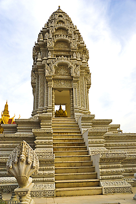 포토 JPG 해외이미지 아시아 종교 문화 불교 건축양식 사람없음 건물 궁전 역사 재산 왕 캄보디아 보호구역 사리탑 왕국 해외202004 해외포토 건축물 건축 나라 고건축 금융 탑 구역 파일형식 이미지허브
