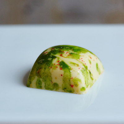 포토 JPG 해외이미지 음식 조각 백그라운드 다이어트 재료 디저트 발렌타인데이 사탕 선물 사람없음 장식 갈색 과자 초콜릿 검은색 어둠 여러개 우유 흰색 바 원형 그룹 닫기 달콤 맛 유혹 설탕 수집 먹기 칼로리 모음 코코아 충동구매 고립 깨짐 카카오 해로움 프랄린 해외202004 해외포토 도형 음료 컬러 다수 컨셉 모션 데이이벤트 유제품 건강 한글 쇼핑 과소비 파일형식 이미지허브