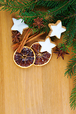 포토 JPG 해외이미지 나무 전통 계절 별 음식 백그라운드 크리스마스 겨울 오렌지 재료 자연 탁자 휴가 디저트 사탕 선물 이벤트 사람없음 목재 장식 가로 초록색 쿠키 축제 축하 대접 인사 소나무 양념 막대기 달콤 굽기 향신료 전나무 구성 노엘 시나몬 정물화 해외202004 해외포토 자연요소 식물 기념일 컬러 가구 컨셉 과일 예절 맛 구이 그림 생태계 향미료 파일형식 이미지허브