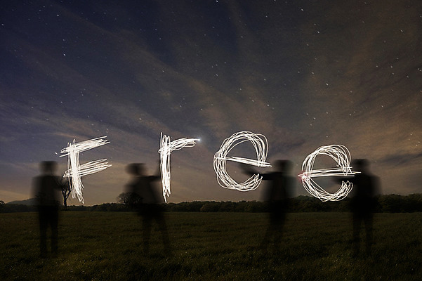 JPG 편집 편집이미지 실루엣 별 밤하늘 불꽃 사람 여러명 자유 합성 디지털아트 편집실사 자연요소 다수 컨셉 하늘 불 촬영기법 야간 CG 파일형식