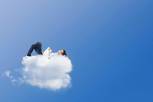 JPG 주간 구름 편집 편집이미지 여자 하늘 한명 사람 동양인 성인 야외 눕기 한국인 합성 디지털아트 여자만 여자한명만 성인여자만 성인만 편집실사 자연요소 1 모션 인종 CG 파일형식