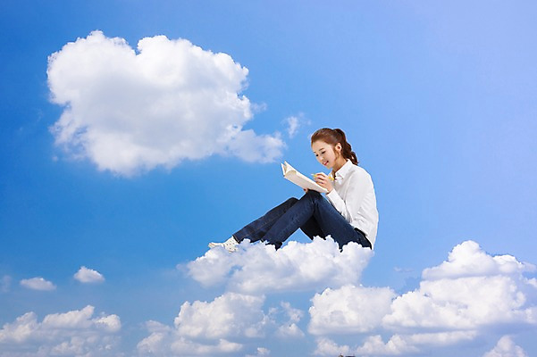 JPG 구름 편집 편집이미지 여자 하늘 한명 사람 동양인 성인 책 독서 한국인 합성 디지털아트 여자만 여자한명만 성인여자만 성인만 편집실사 자연요소 1 인종 CG 파일형식