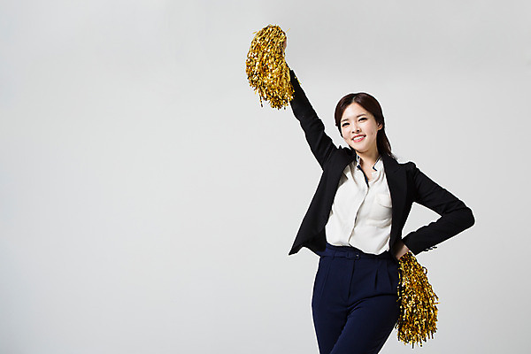 포토 JPG 스튜디오촬영 여자 허리손 비즈니스 응원 모션 실내 한명 서기 미소 들기 사람 동양인 정장 손짓 상반신 20대 성인 앞모습 손들기 한국인 직장인 비즈니스우먼 신입사원 응원수술 청년만 청년여자만 청년여자한명만 성인여자한명만 국내포토 직업 1 옷 뷰포인트 포즈 표정 인종 청년 내부 응원용품 여자만 여자한명만 성인여자만 성인만 파일형식