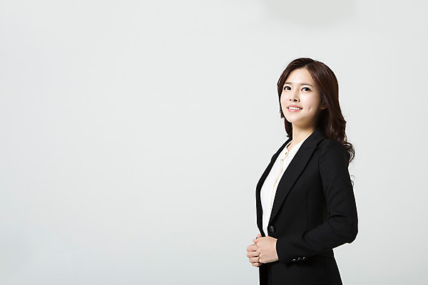 포토 JPG 스튜디오촬영 응시 여자 비즈니스 모션 실내 한명 서기 미소 사람 동양인 정장 상반신 20대 성인 옆모습 한국인 직장인 비즈니스우먼 신입사원 손모으기 청년만 청년여자만 청년여자한명만 성인여자한명만 국내포토 직업 1 시선 옷 뷰포인트 표정 인종 손짓 청년 내부 여자만 여자한명만 성인여자만 성인만 파일형식