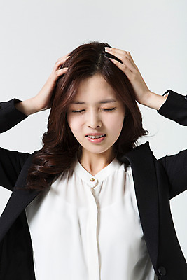 포토 JPG 스튜디오촬영 여자 비즈니스 모션 스트레스 실내 한명 서기 사람 동양인 정장 손짓 상반신 20대 성인 앞모습 눈감음 한국인 짜증 직장인 비즈니스우먼 신입사원 청년만 청년여자만 청년여자한명만 성인여자한명만 국내포토 직업 1 옷 감정 뷰포인트 인종 청년 내부 여자만 여자한명만 성인여자만 성인만 파일형식