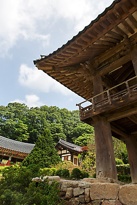 포토 JPG 주간 나무 식물 구름 한국문화 계절 종교 로우앵글 고건축 불교 한국건축 하늘 한국 풍경 사람없음 야외 여름 여름풍경 문화재 사찰 경상북도 정자 과거 부석사 영주 국내포토 자연요소 동양문화 건축물 건축 아시아 뷰포인트 컨셉 종교건축 경상도 파일형식 여름_계절