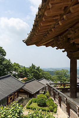 포토 JPG 주간 나무 식물 구름 한국문화 계절 종교 고건축 불교 한국건축 하늘 한국 풍경 사람없음 야외 여름 여름풍경 문화재 사찰 경상북도 정자 과거 부석사 영주 국내포토 자연요소 동양문화 건축물 건축 아시아 컨셉 종교건축 경상도 파일형식 여름_계절