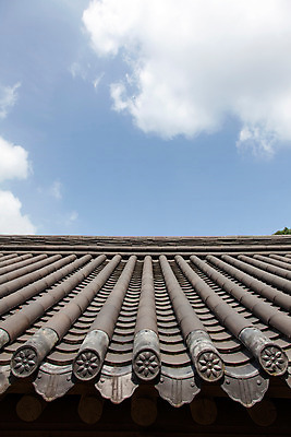 포토 JPG 주간 구름 한국문화 계절 종교 로우앵글 백그라운드 고건축 불교 한국건축 하늘 지붕 한국 기와 풍경 사람없음 야외 여름 여름풍경 문화재 사찰 경상북도 과거 부석사 영주 국내포토 자연요소 동양문화 건축물 건축 아시아 뷰포인트 컨셉 종교건축 경상도 파일형식 여름_계절