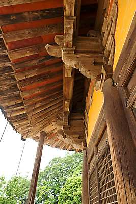 포토 JPG 주간 한국문화 계절 종교 로우앵글 고건축 불교 한국건축 지붕 한국 풍경 사람없음 야외 여름 여름풍경 문화재 기둥 사찰 경상북도 과거 부석사 영주 무량수전 국내포토 자연요소 동양문화 건축물 건축 아시아 뷰포인트 컨셉 종교건축 경상도 파일형식 여름_계절