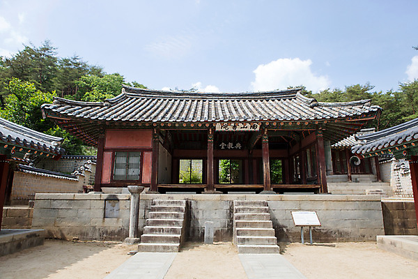 포토 JPG 주간 나무 구름 한국문화 계절 고건축 유적 한국건축 자연 하늘 한국 풍경 사람없음 야외 여름 계단 여름풍경 문화재 과거 돌계단 도산서원 서원 안동 국내포토 자연요소 식물 동양문화 전통 건축물 건축 아시아 컨셉 돌_바위 경상북도 생태계 파일형식 여름_계절