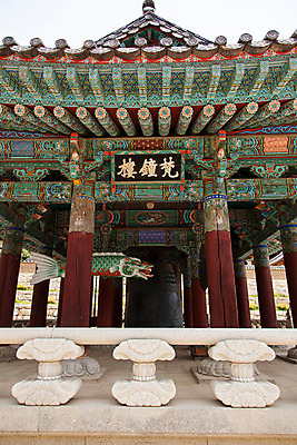 포토 JPG 주간 한국문화 계절 종교 로우앵글 고건축 불교 한국건축 한국 풍경 사람없음 야외 여름 여름풍경 문화재 종 사찰 경상남도 과거 합천 해인사 국내포토 자연요소 동양문화 건축물 건축 아시아 뷰포인트 컨셉 종교건축 경상도 파일형식 여름_계절