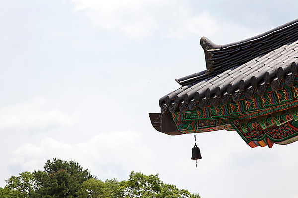 포토 JPG 주간 나무 식물 구름 한국문화 계절 종교 고건축 불교 한국건축 하늘 지붕 한국 기와 풍경 사람없음 야외 여름 여름풍경 문화재 종 사찰 경상남도 과거 경쇠 풍경종 합천 해인사 국내포토 자연요소 동양문화 건축물 건축 아시아 컨셉 종교건축 경상도 불교용품 파일형식 여름_계절