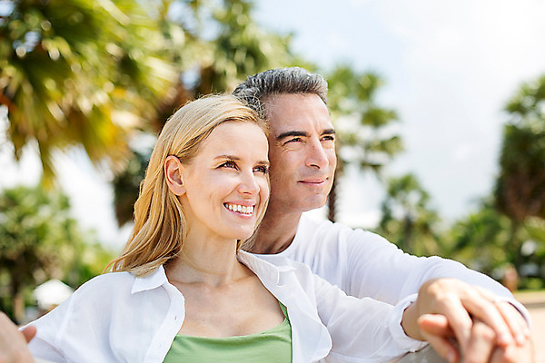 포토 JPG 주간 서양인 외국인 백인 라이프스타일 부부 응시 여자 남자 여유 40대 중년 모션 중년라이프 태국 휴식 함께함 2014년태국 미소 사람 앉기 상반신 성인 해변 야외 두명 옆모습 손잡기 로맨틱 중년부부 중년만 성인만 국내포토 자연요소 해외기획촬영 커플 시선 감정 아시아 바다 뷰포인트 컨셉 표정 인종 생활 파일형식