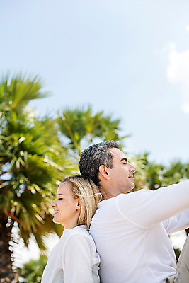 포토 JPG 주간 서양인 외국인 나무 백인 라이프스타일 부부 여자 남자 여유 40대 중년 모션 중년라이프 태국 하늘 휴식 함께함 2014년태국 미소 사람 앉기 상반신 성인 해변 야외 두명 옆모습 기댐 로맨틱 등맞대기 중년부부 중년만 성인만 국내포토 자연요소 식물 해외기획촬영 커플 감정 아시아 바다 뷰포인트 컨셉 표정 인종 생활 파일형식