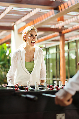 포토 JPG 주간 서양인 외국인 백인 라이프스타일 여자 행복 40대 중년 모션 중년라이프 태국 놀이 리조트 함께함 2014년태국 한명 서기 미소 사람 손짓 상반신 성인 야외 앞모습 놀람 로맨틱 성인여자한명만 중년만 중년여자만 중년여자한명만 국내포토 자연요소 해외기획촬영 1 감정 아시아 뷰포인트 컨셉 표정 인종 생활 여자만 여자한명만 성인여자만 성인만 파일형식