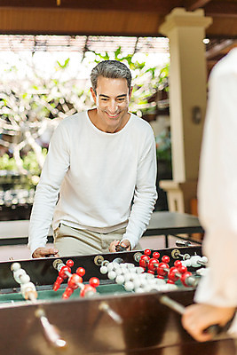 포토 JPG 주간 서양인 외국인 백인 라이프스타일 남자 행복 40대 중년 모션 중년라이프 태국 놀이 리조트 함께함 2014년태국 한명 서기 미소 사람 상반신 성인 야외 앞모습 성인남자한명만 중년만 중년남자만 중년남자한명만 국내포토 자연요소 해외기획촬영 1 감정 아시아 뷰포인트 컨셉 표정 인종 생활 남자만 남자한명만 성인남자만 성인만 파일형식