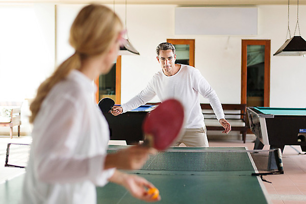 포토 JPG 주간 서양인 외국인 백인 라이프스타일 부부 여자 남자 행복 스포츠 40대 중년 모션 중년라이프 태국 리조트 함께함 실내 2014년태국 서기 들기 사람 상반신 성인 두명 앞모습 뒷모습 로맨틱 게임 탁구채 탁구 중년부부 탁구공 중년만 성인만 국내포토 자연요소 해외기획촬영 커플 감정 아시아 뷰포인트 컨셉 공 놀이 인종 내부 생활 구기 라켓 탁구용품 파일형식