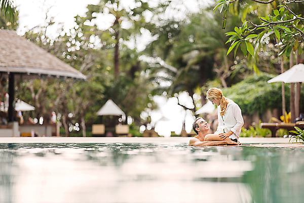 포토 JPG 주간 서양인 외국인 백인 라이프스타일 부부 여자 남자 행복 여유 40대 중년 모션 중년라이프 태국 리조트 휴식 수영장 함께함 2014년태국 사람 앉기 상반신 성인 야외 두명 옆모습 마주보기 로맨틱 중년부부 중년만 성인만 국내포토 자연요소 해외기획촬영 커플 감정 아시아 뷰포인트 컨셉 인종 생활 파일형식