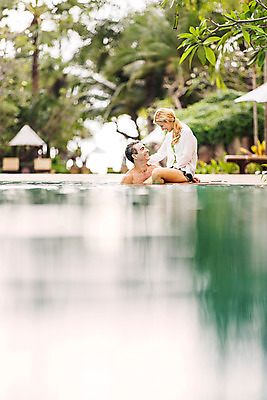 포토 JPG 주간 서양인 외국인 백인 라이프스타일 부부 여자 남자 행복 여유 40대 중년 모션 중년라이프 태국 리조트 휴식 수영장 함께함 2014년태국 사람 앉기 상반신 성인 야외 두명 옆모습 마주보기 로맨틱 중년부부 중년만 성인만 국내포토 자연요소 해외기획촬영 커플 감정 아시아 뷰포인트 컨셉 인종 생활 파일형식